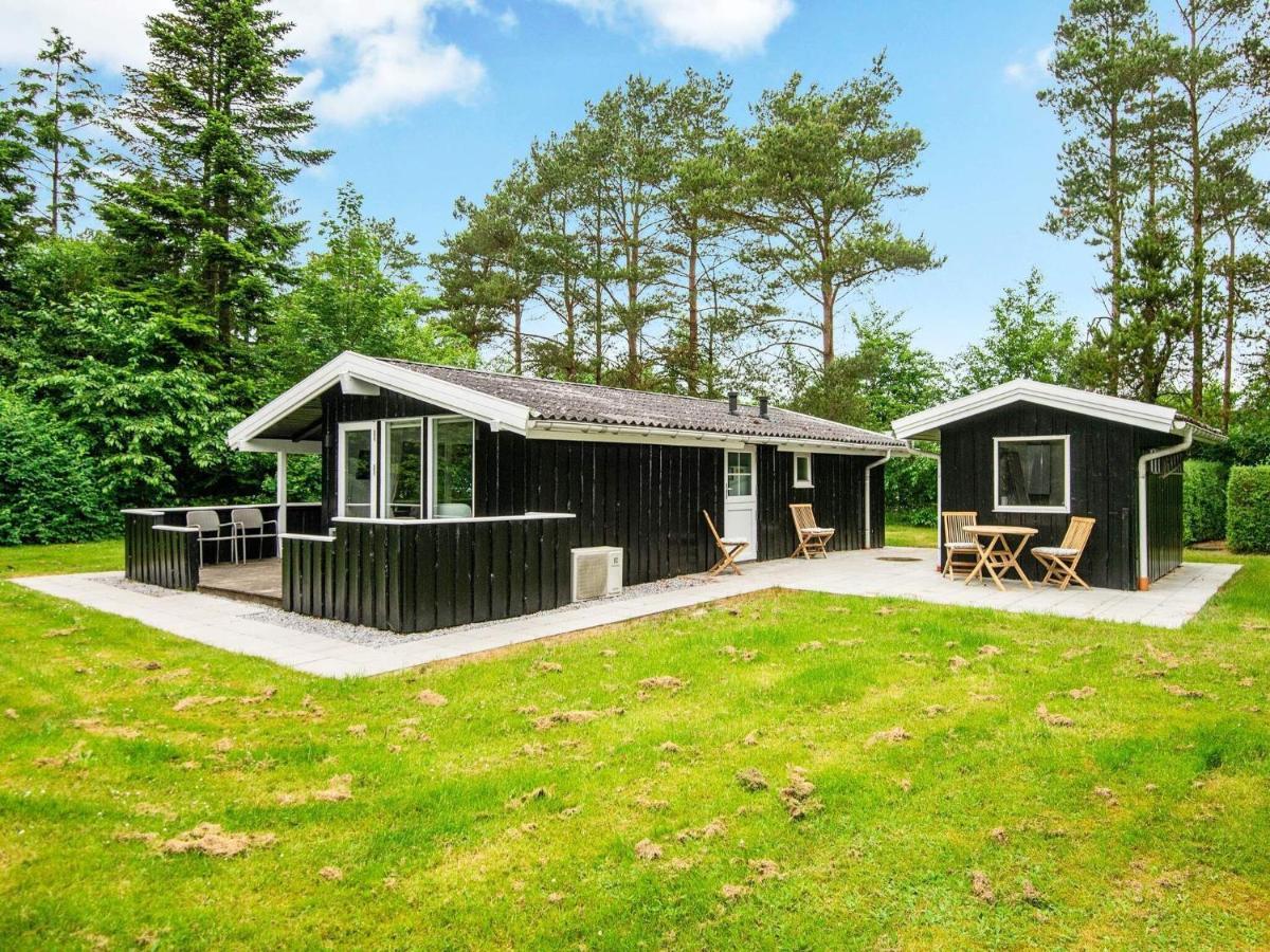 5 Person Holiday Home In Oksb L Dyreby Екстер'єр фото
